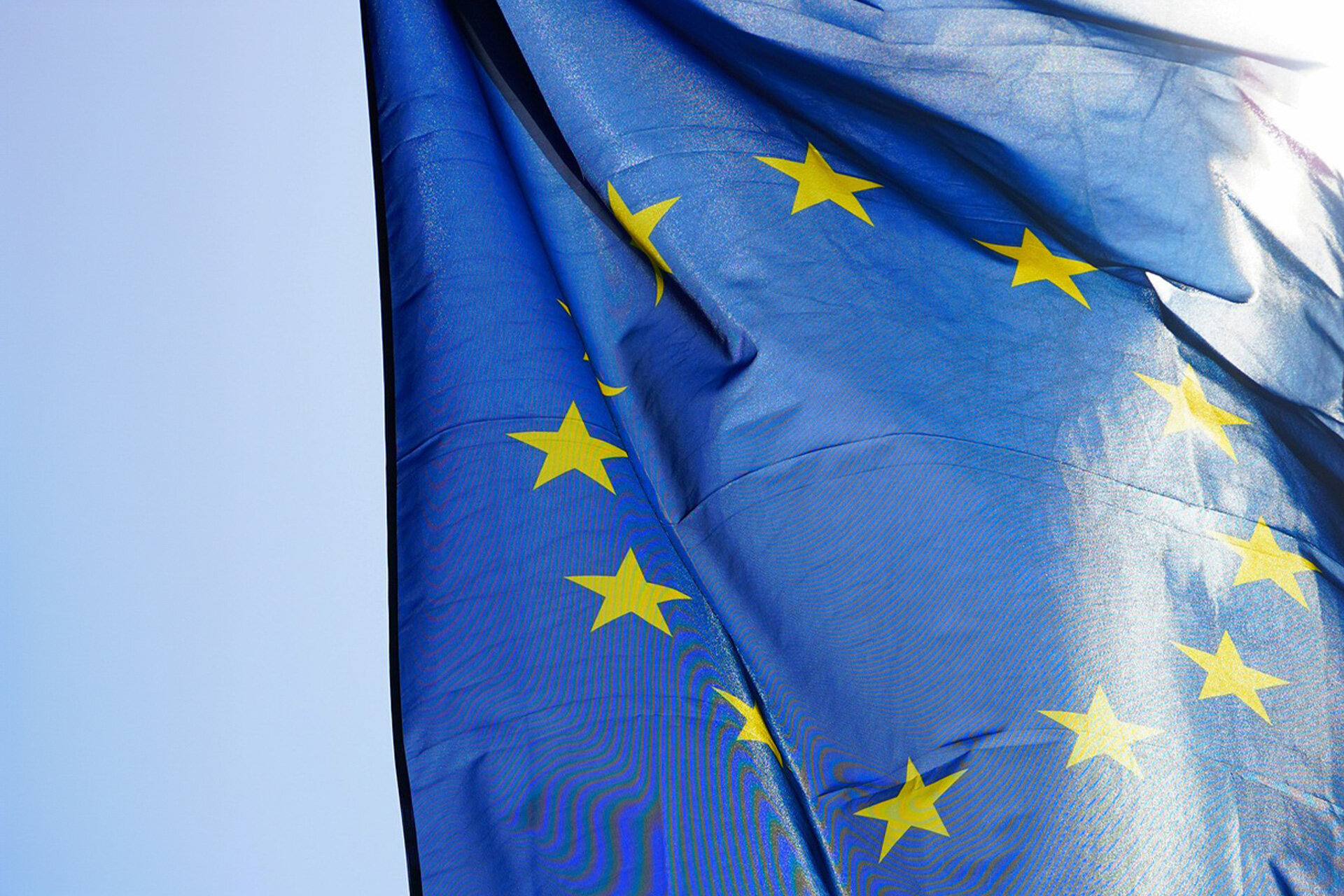 shown is the european flag | © Matthias Boeckel/ Pixabay