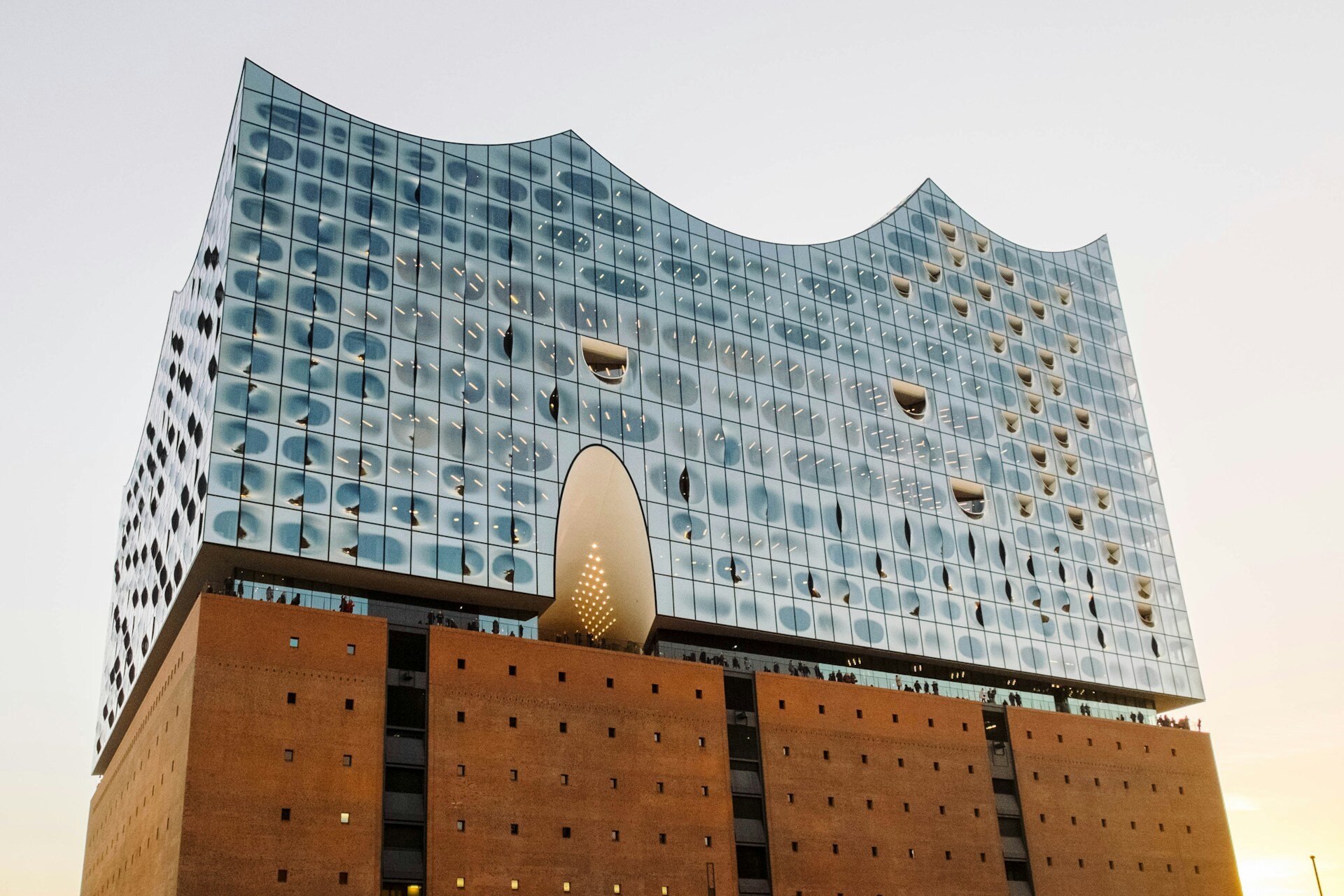 Auf dem Bild sieht man die Elbphilharmonie von Hamburg | © Robert Katzki / Unsplash